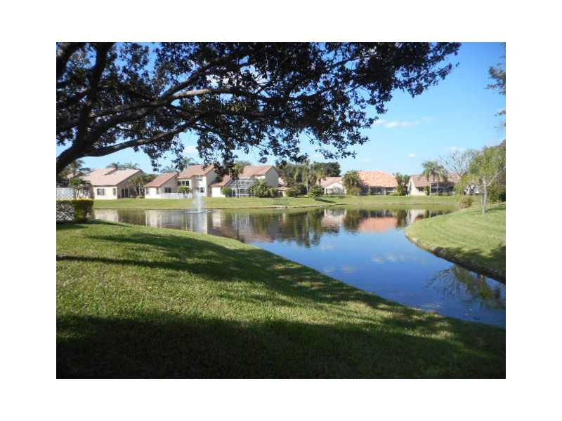 23323 Water Circle, Unit 23323 Boca Raton, FL 33486 - Photo 4 of 13 View