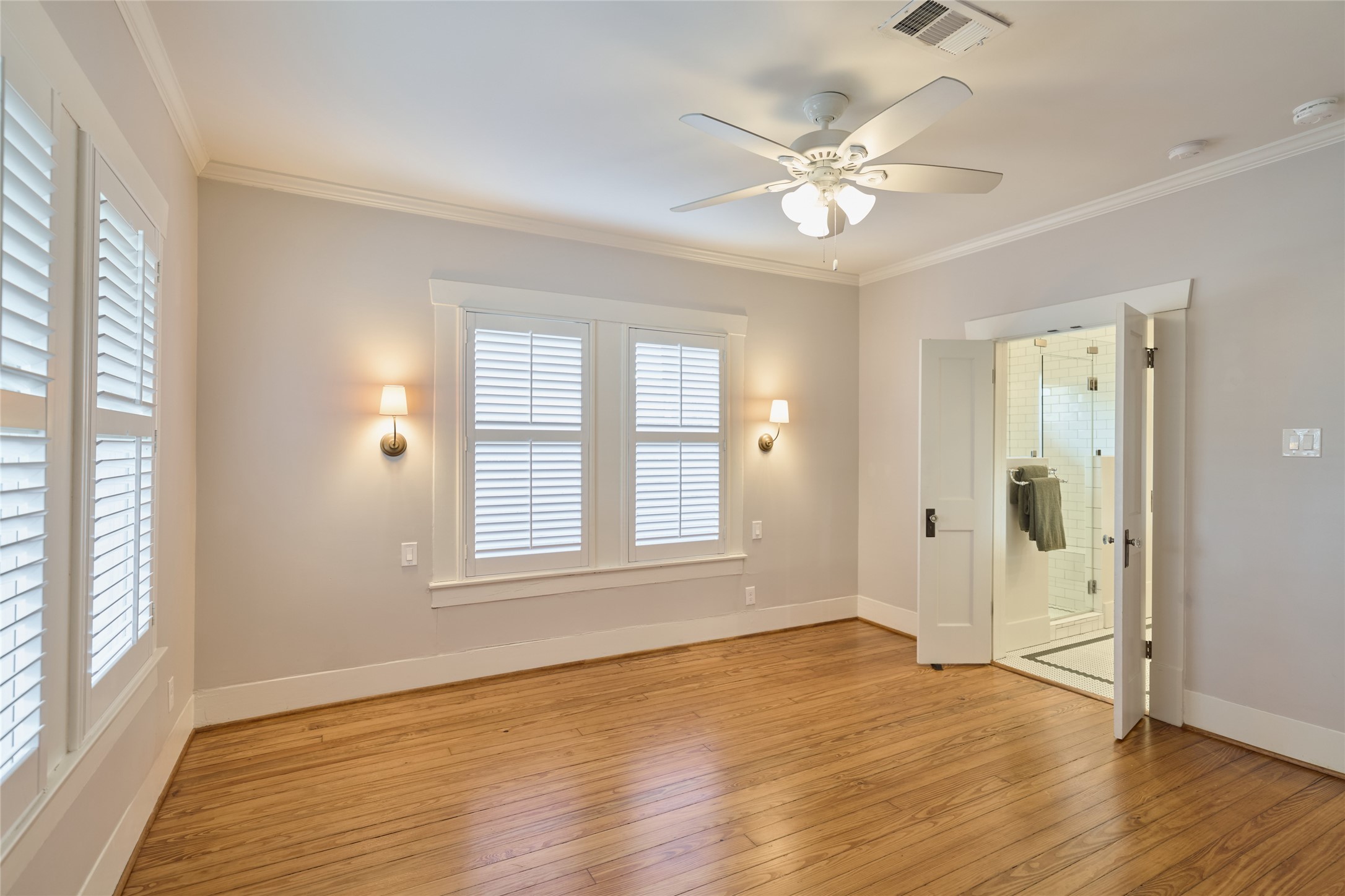 816 Le Green Street Houston, TX 77008 - Photo 12 of 35