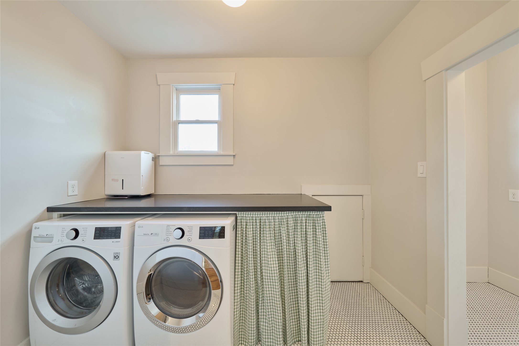 816 Le Green Street Houston, TX 77008 - Photo 26 of 35