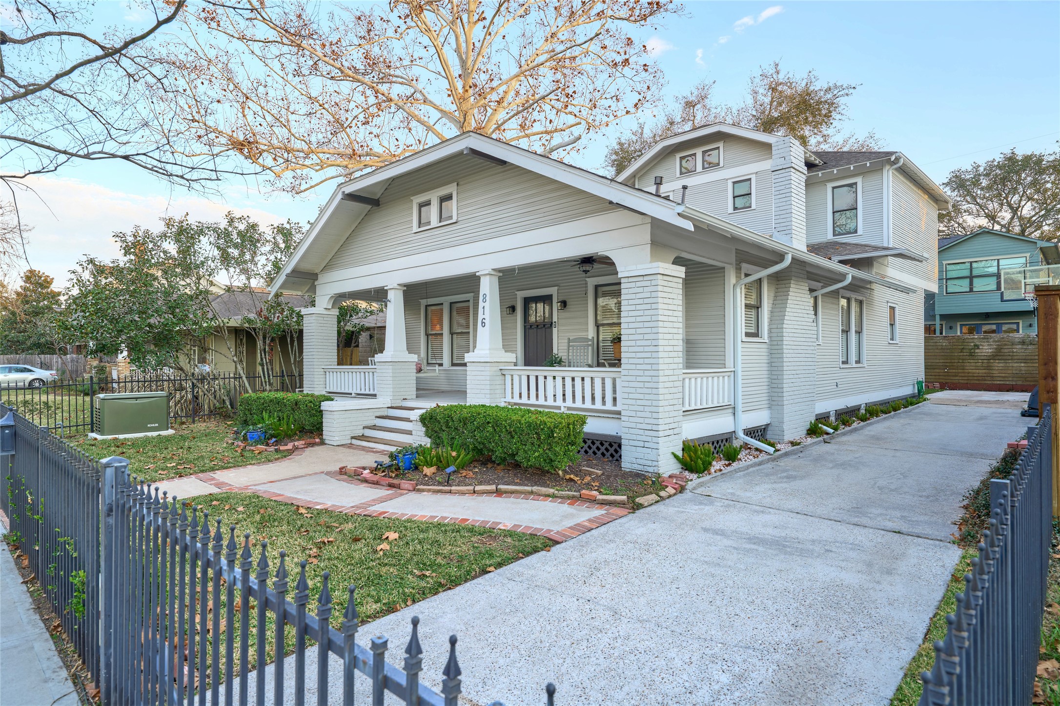 816 Le Green Street Houston, TX 77008 - Photo 3 of 35