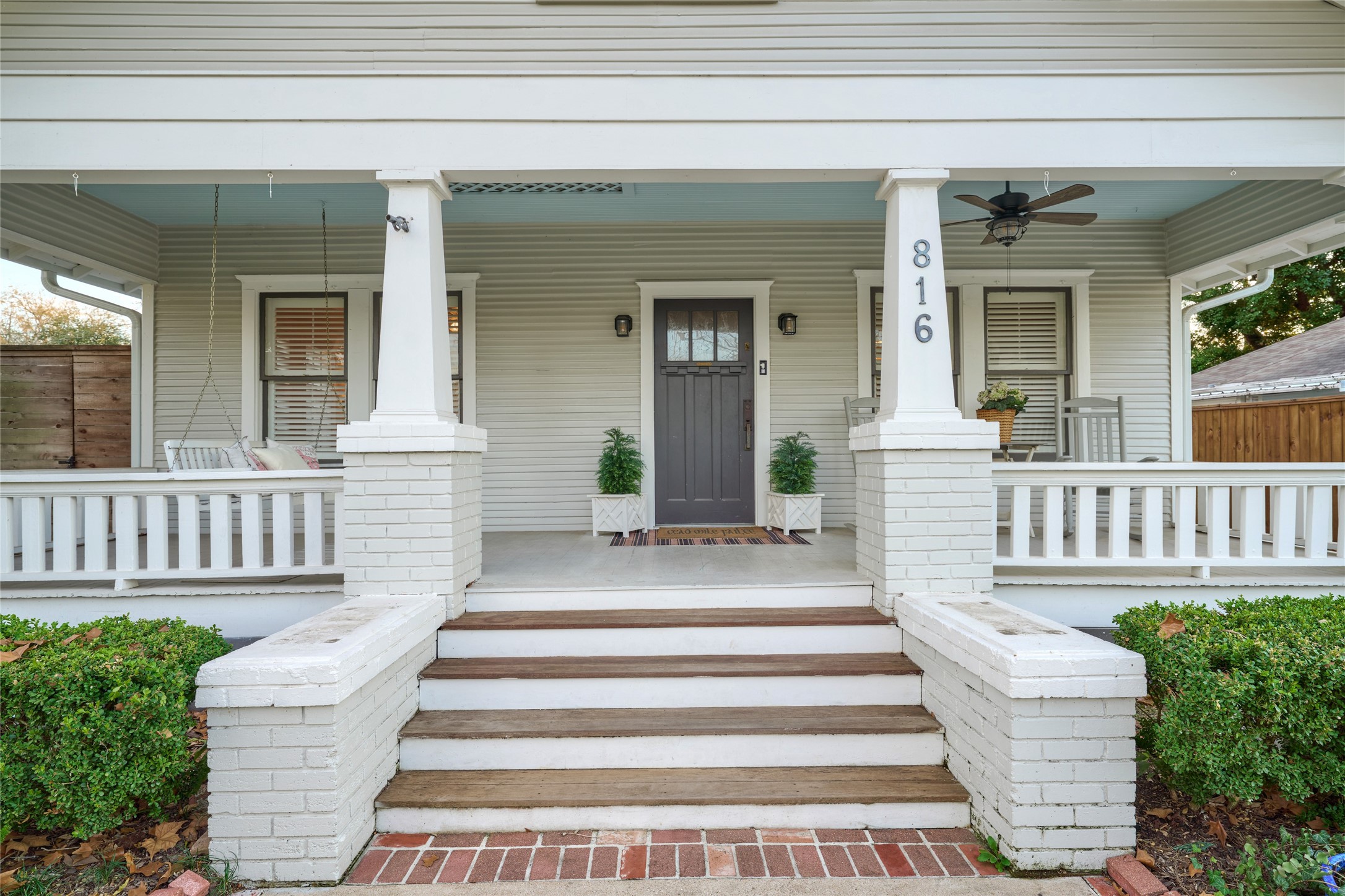 816 Le Green Street Houston, TX 77008 - Photo 5 of 35