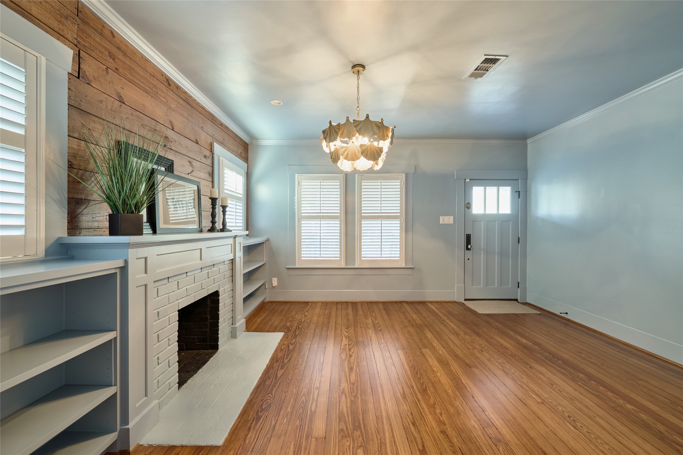 816 Le Green Street Houston, TX 77008 - Photo 9 of 35