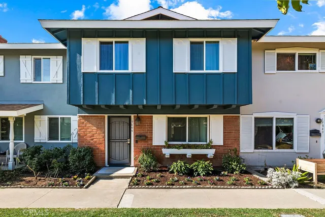 $739,000 | 19844 Berkshire Lane, Huntington Beach, CA 92646