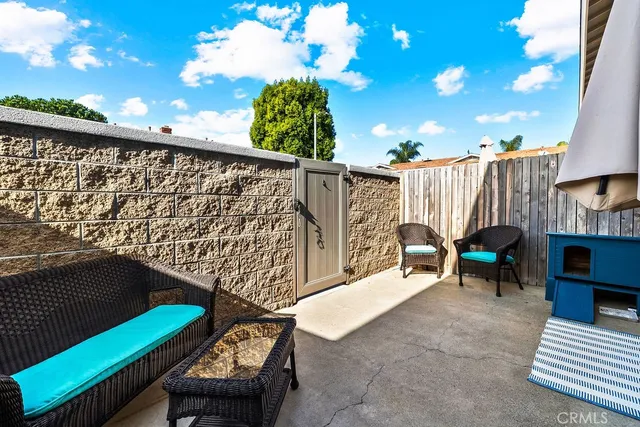 $739,000 | 19844 Berkshire Lane, Huntington Beach, CA 92646