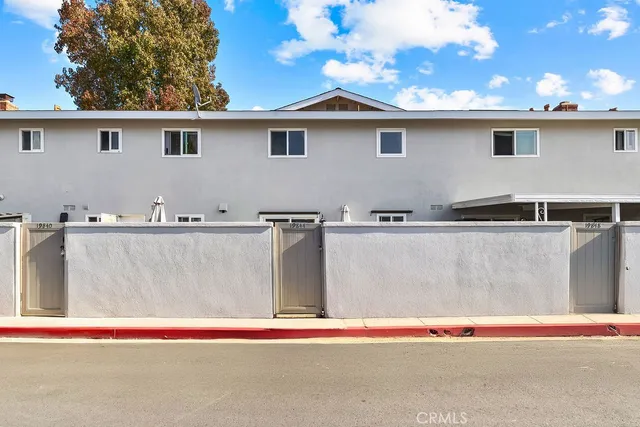 $739,000 | 19844 Berkshire Lane, Huntington Beach, CA 92646