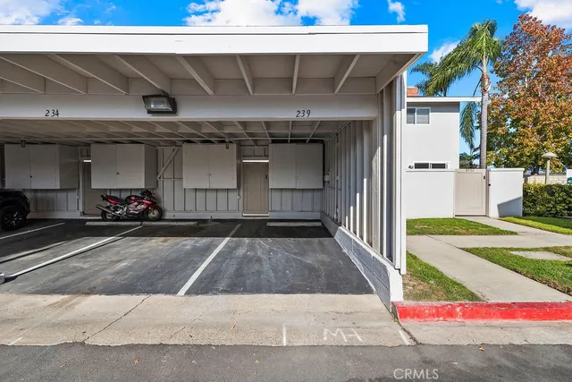 $739,000 | 19844 Berkshire Lane, Huntington Beach, CA 92646