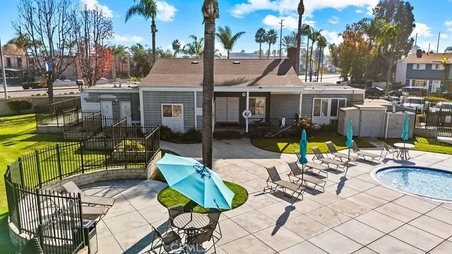 $739,000 | 19844 Berkshire Lane, Huntington Beach, CA 92646