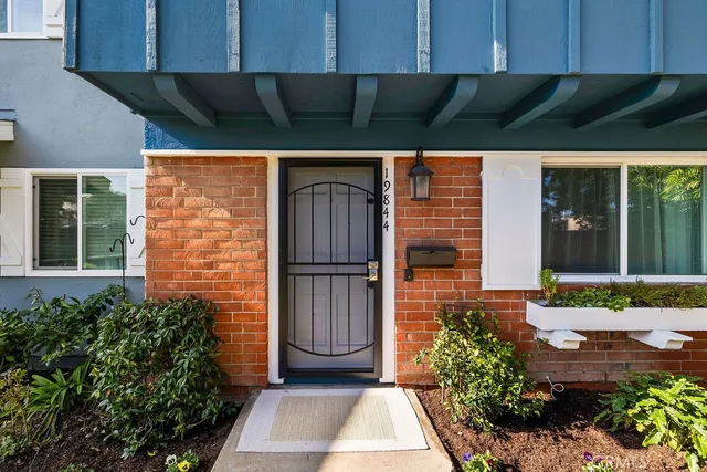 $739,000 | 19844 Berkshire Lane, Huntington Beach, CA 92646