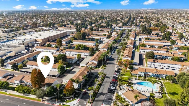 $739,000 | 19844 Berkshire Lane, Huntington Beach, CA 92646