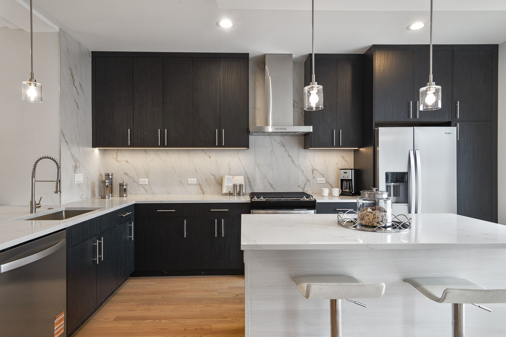 3013 North Normandy Avenue Chicago, IL 60634 - Photo 3 of 29