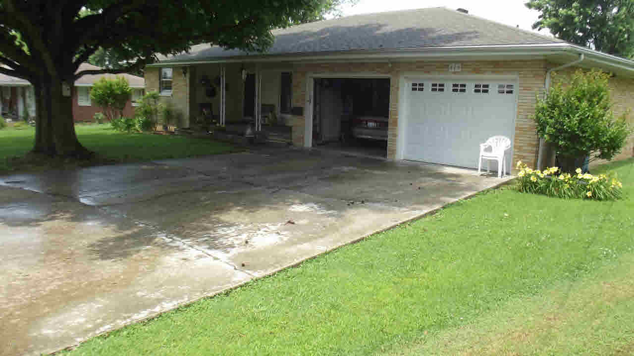 409 Springfield Avenue Anna, IL 62906 - Photo 3 of 18 Gallery Image 3