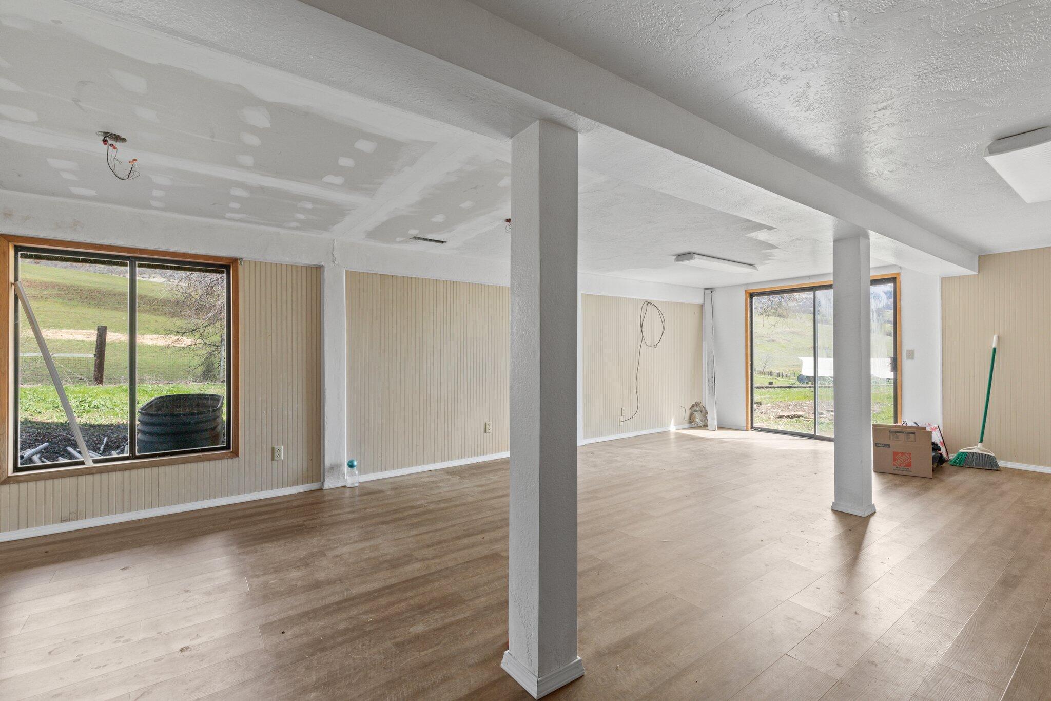 3403 North Valley View Road Ashland, OR 97520 - Photo 46 of 51 Daylight Basement