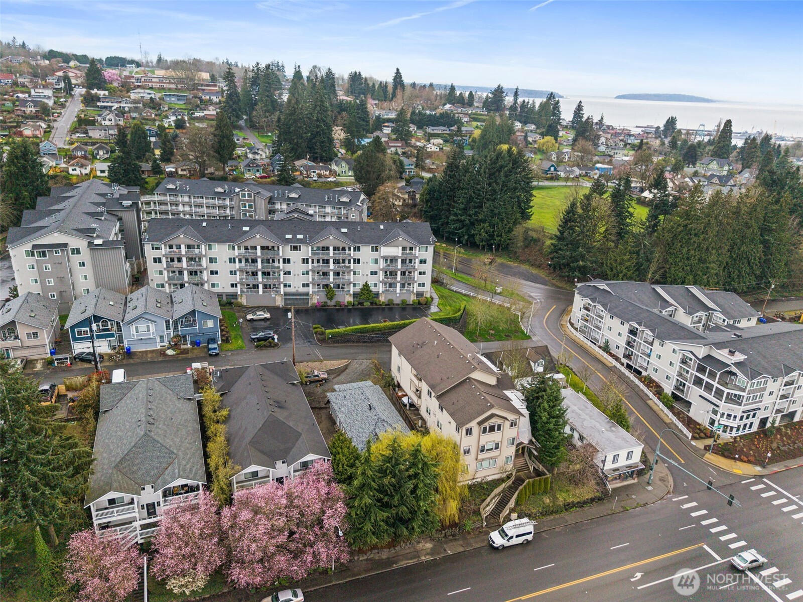 3710 Rucker Avenue Everett, WA 98201 - Photo 32 of 33 a view of a city