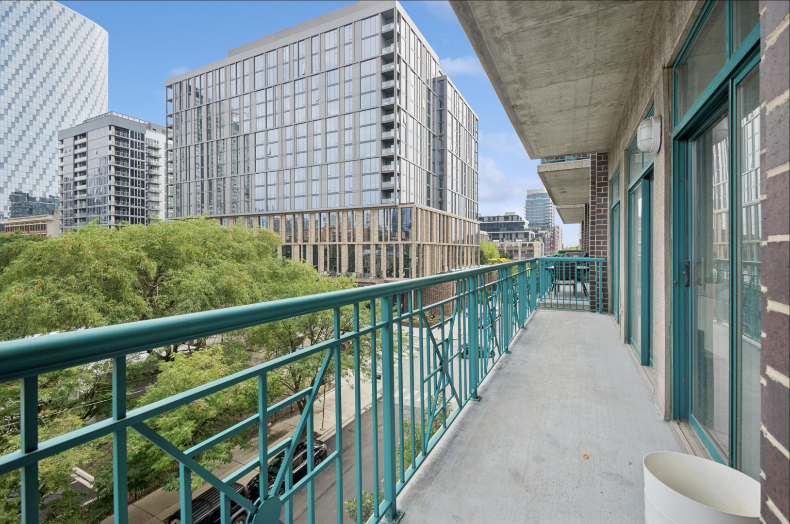 910 West Madison Street, Unit 408 Chicago, IL 60607 - Photo 15 of 16 a view of city from balcony