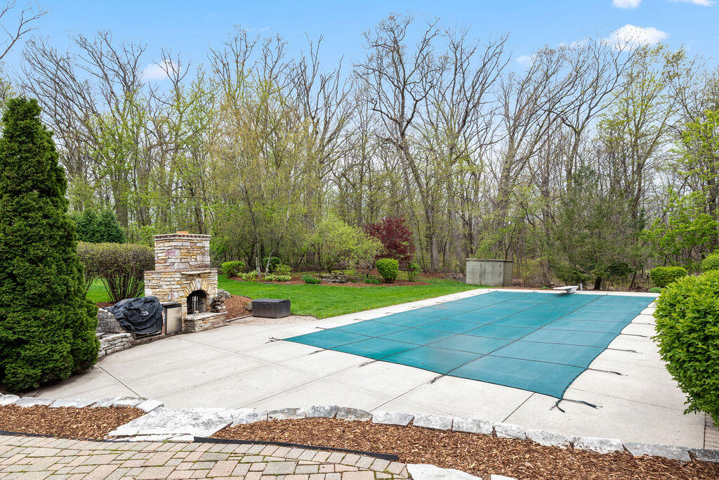 16995 West Small Road New Berlin, WI 53151 - Photo 21 of 48 Pool