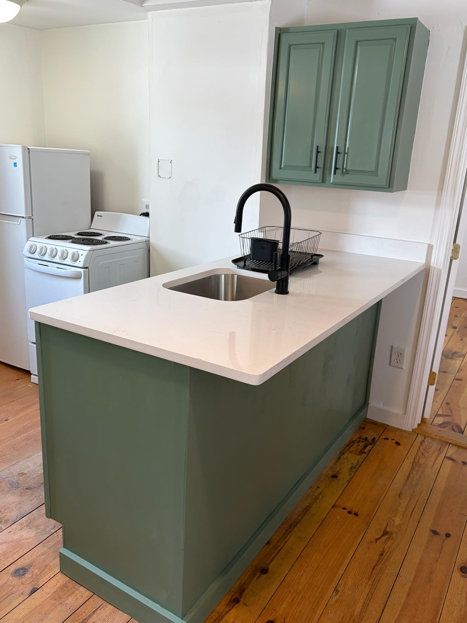 15 High Street Meredith, NH 03253 - Photo 8 of 9