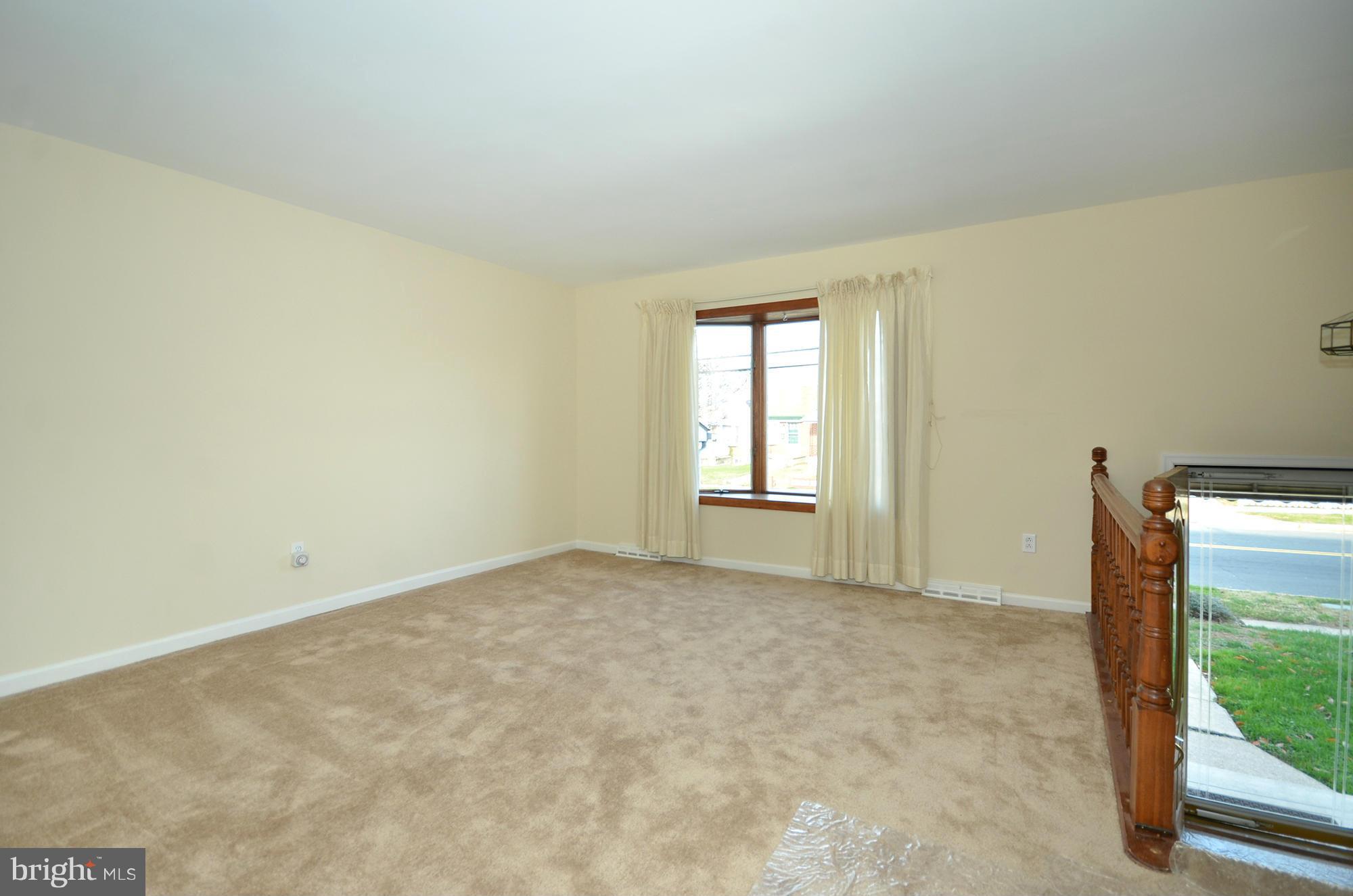 7923 Lynch Road Baltimore, MD 21222 - Photo 4 of 30 Brand new carpet