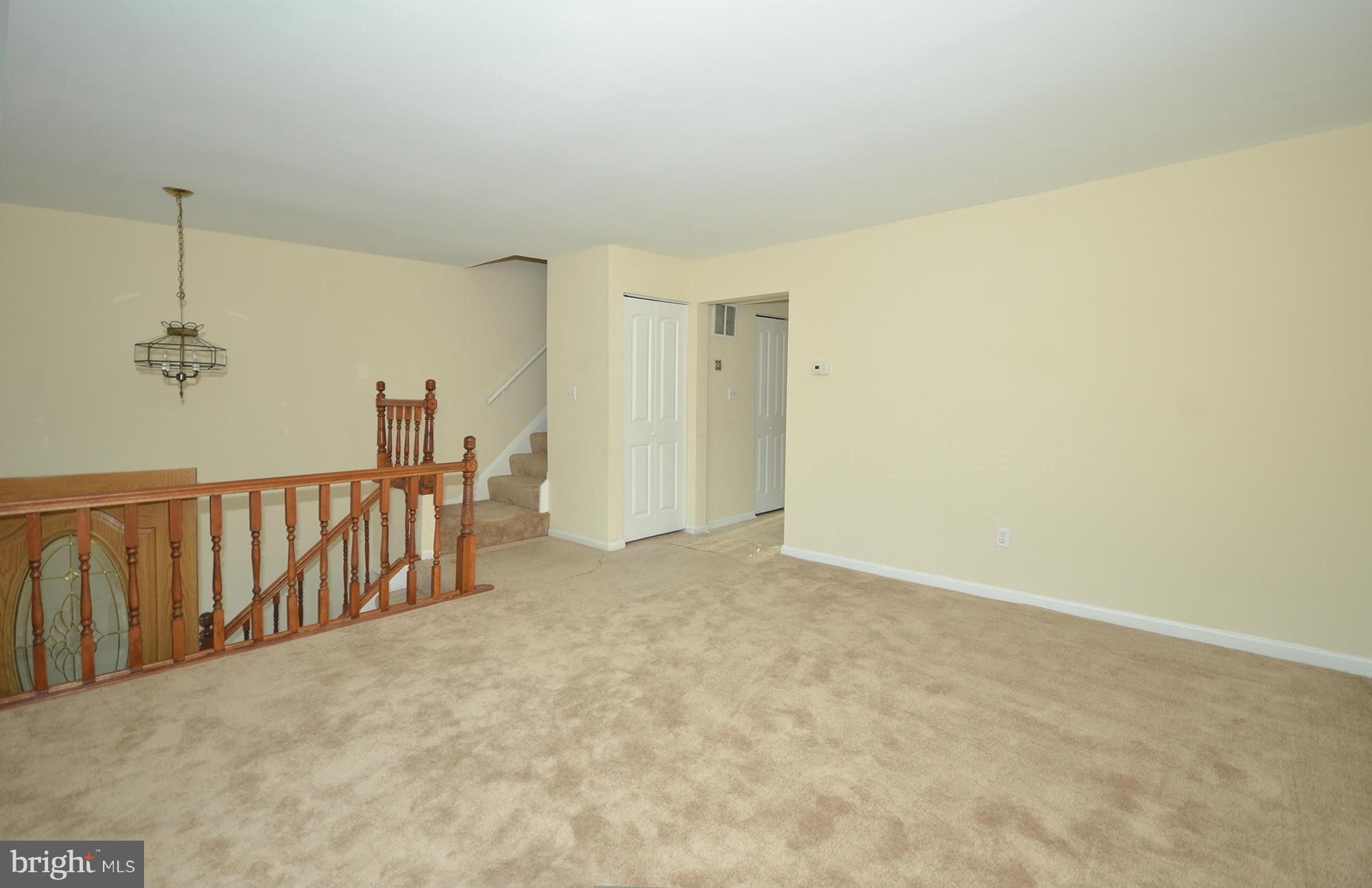 7923 Lynch Road Baltimore, MD 21222 - Photo 6 of 30 Living Room