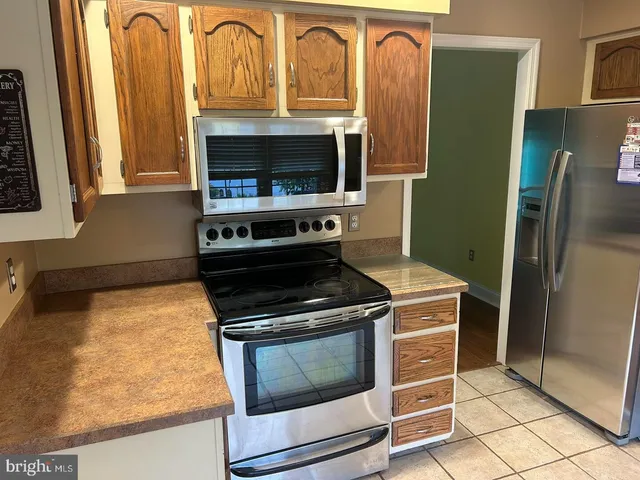 $2,100 | 706 Chimney Hill Lane, Hockessin, DE 19707