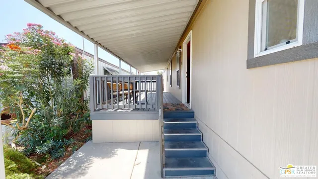 a view of entryway and hall