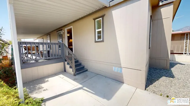 a view of entryway and hall