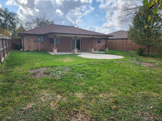 $1,700 | 10922 Sela Lane, Houston, TX 77072