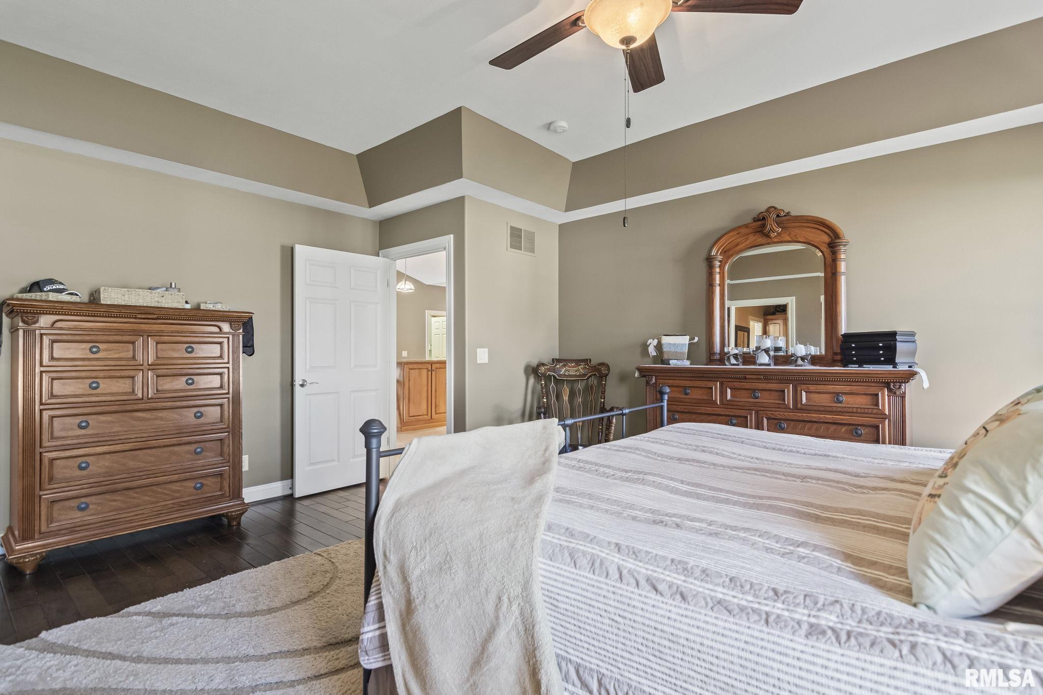 4304 Castle Pines Drive Springfield, IL 62711 - Photo 19 of 45