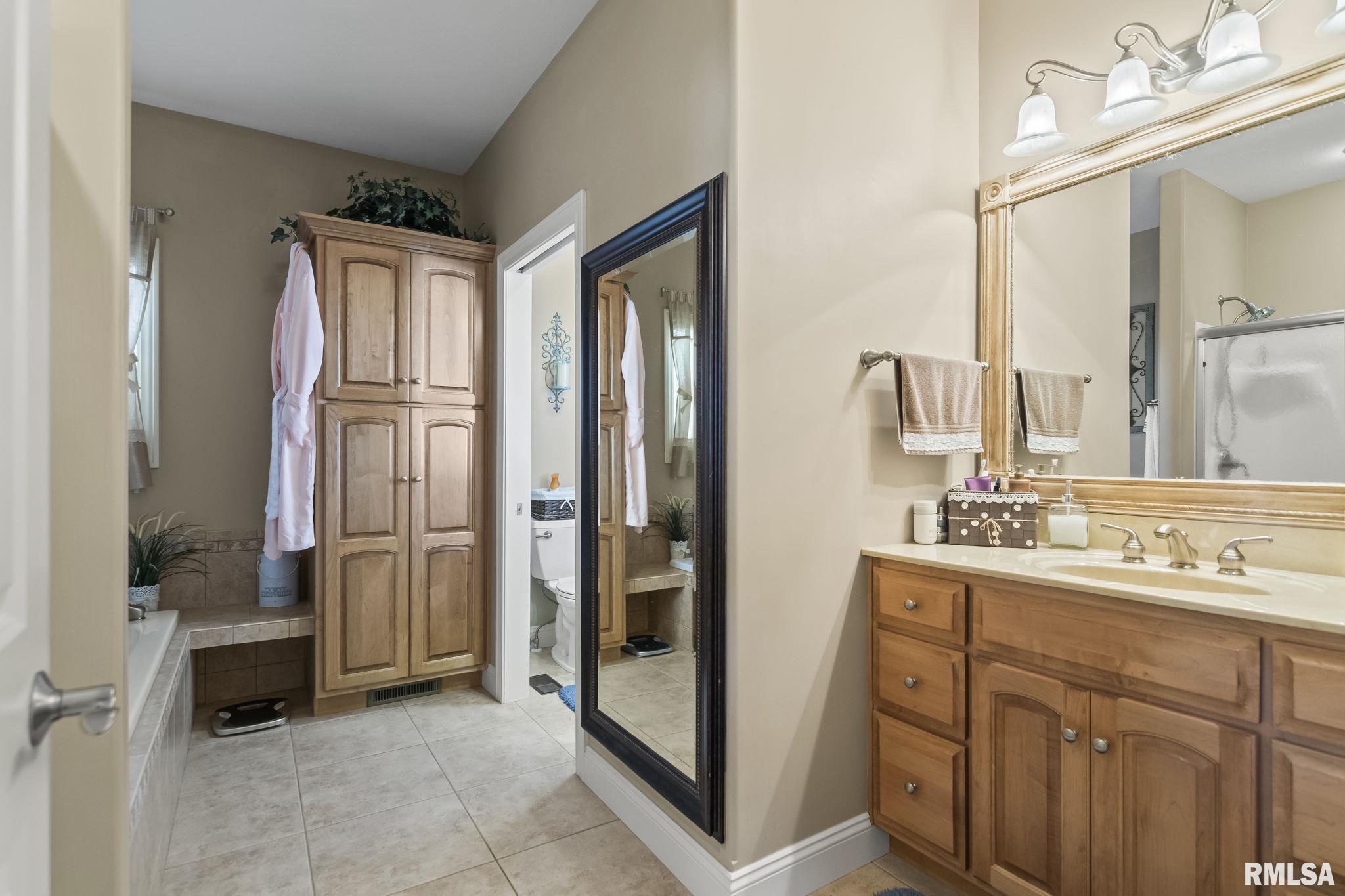 4304 Castle Pines Drive Springfield, IL 62711 - Photo 20 of 45