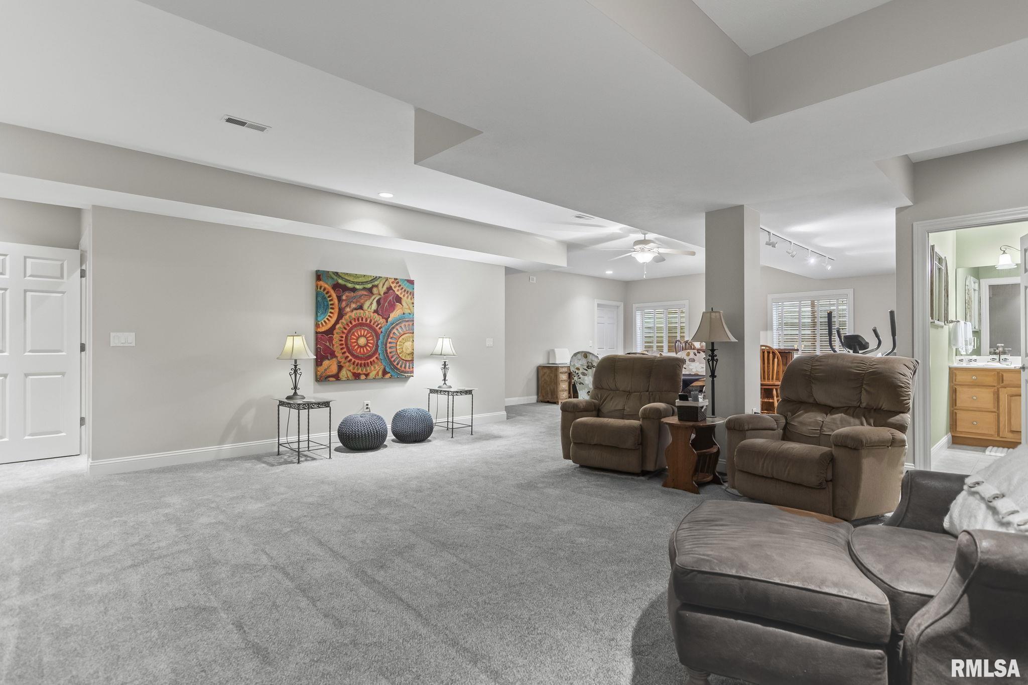 4304 Castle Pines Drive Springfield, IL 62711 - Photo 29 of 45