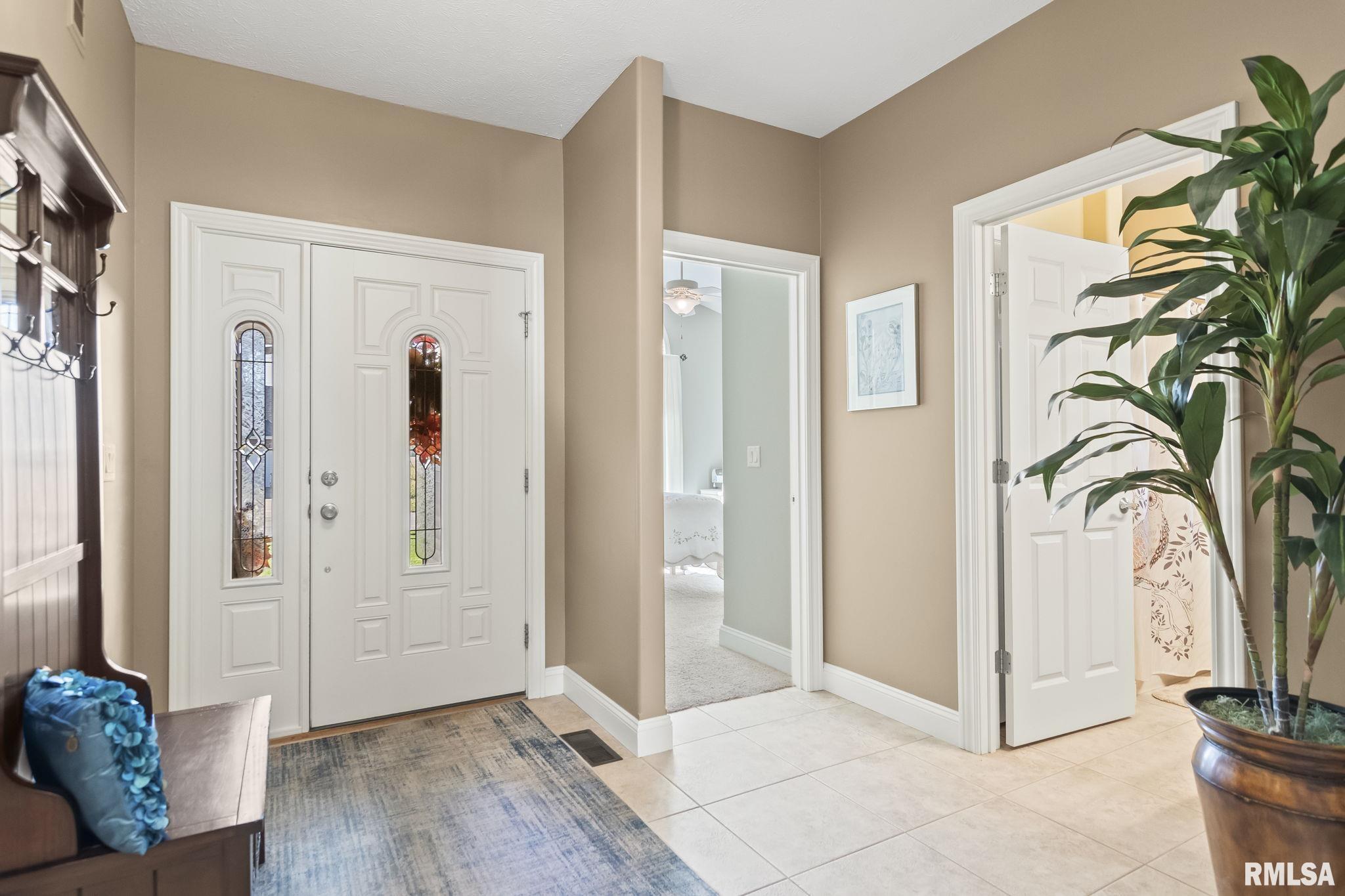 4304 Castle Pines Drive Springfield, IL 62711 - Photo 3 of 45