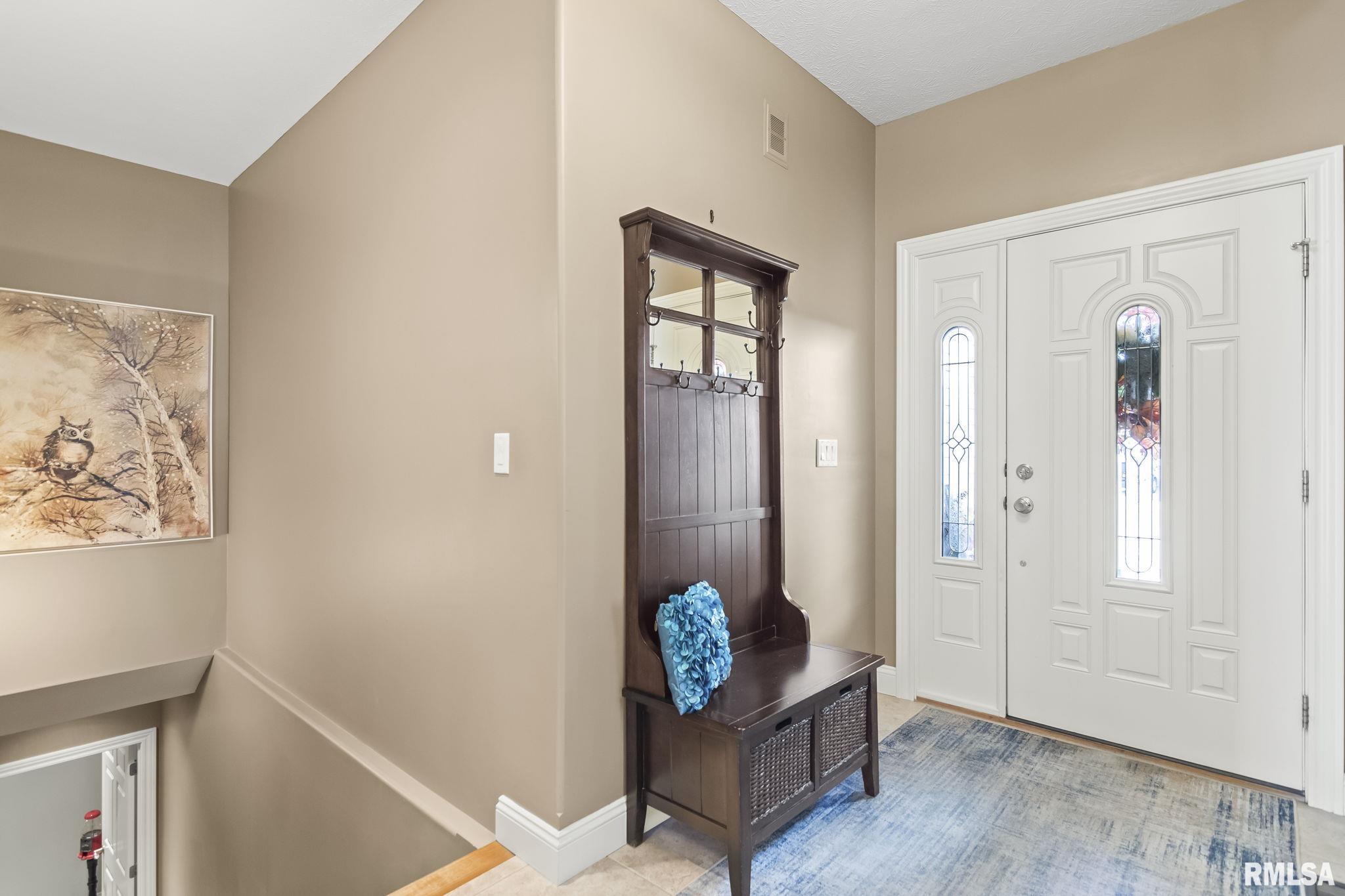 4304 Castle Pines Drive Springfield, IL 62711 - Photo 4 of 45