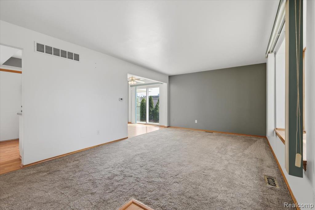 51142 South Foster Road, Unit 11 New Baltimore, MI 48047 - Photo 6 of 37 Gallery Image 6