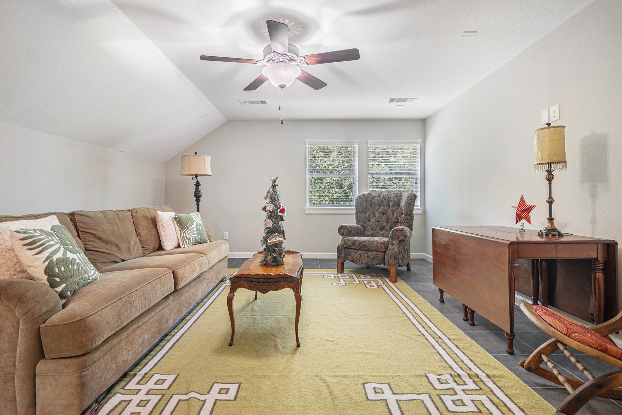 1126 Audrey Trail Tomball, TX 77375 - Photo 27 of 35 a living room with furniture