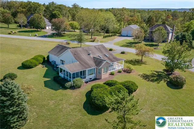 $460,000 | 51 South Red Oak Terrace, New Ringgold, PA 17960