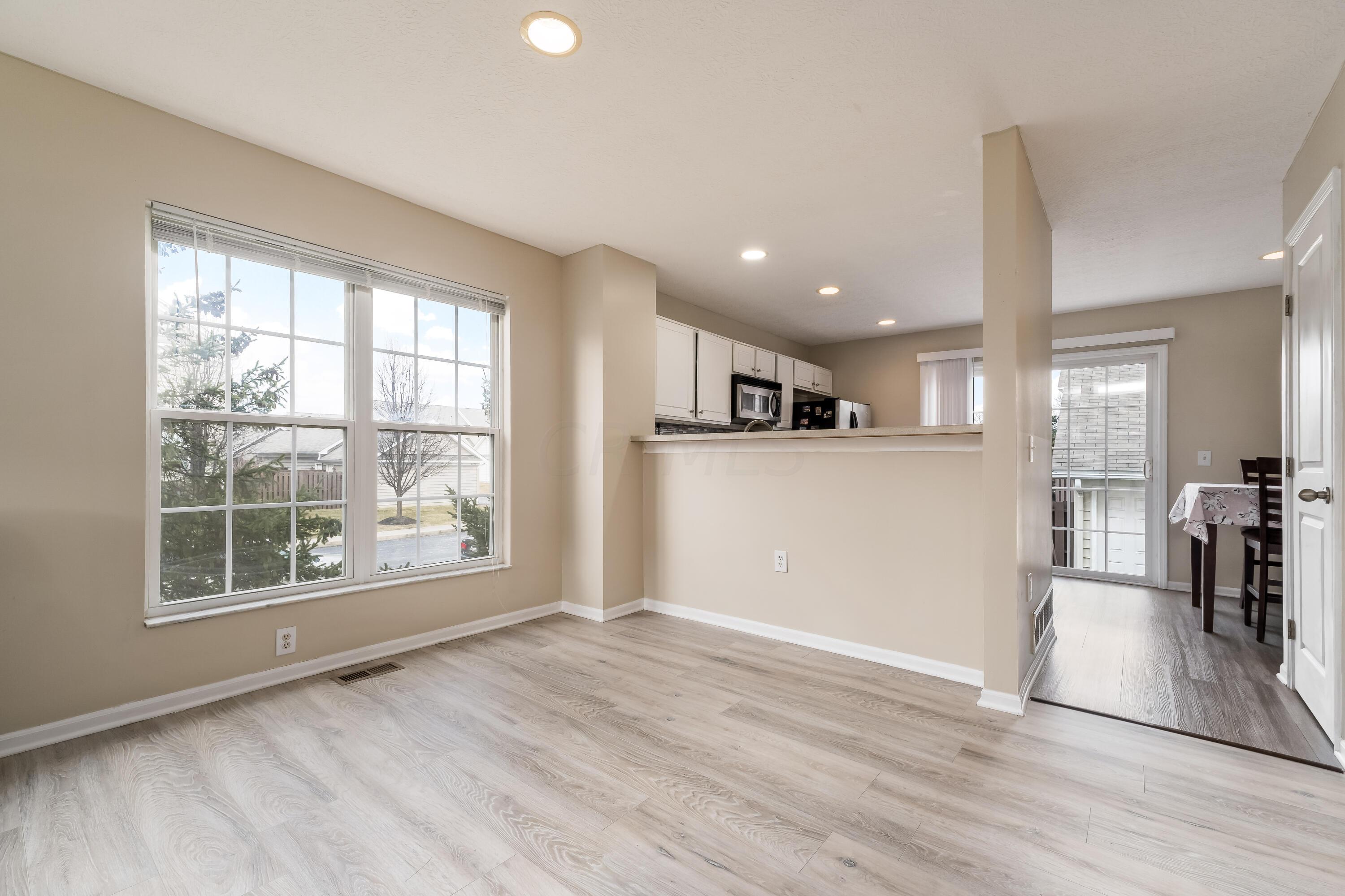 6286 Needletail Road, Unit 286286 Columbus, OH 43230 - Photo 15 of 33 S_-_6286_Needletrail_Rd_-_025