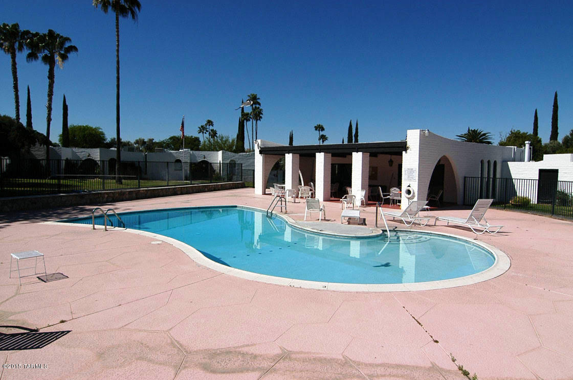 706 West Roller Coaster Road Tucson, AZ 85704 - Photo 2 of 23
