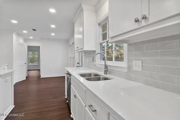 $299,900 | 4348 Brook Drive, Jackson, MS 39206