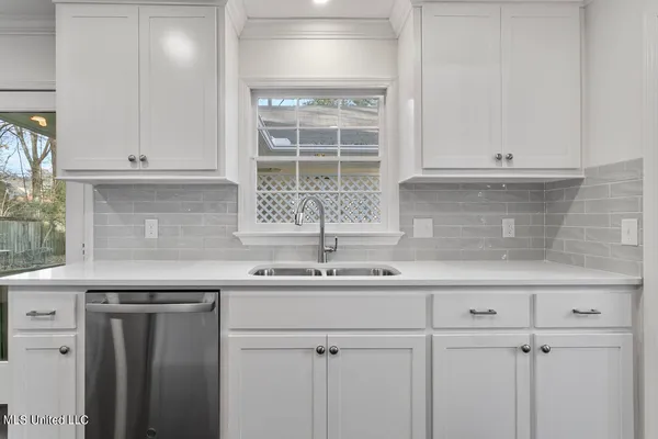 $299,900 | 4348 Brook Drive, Jackson, MS 39206