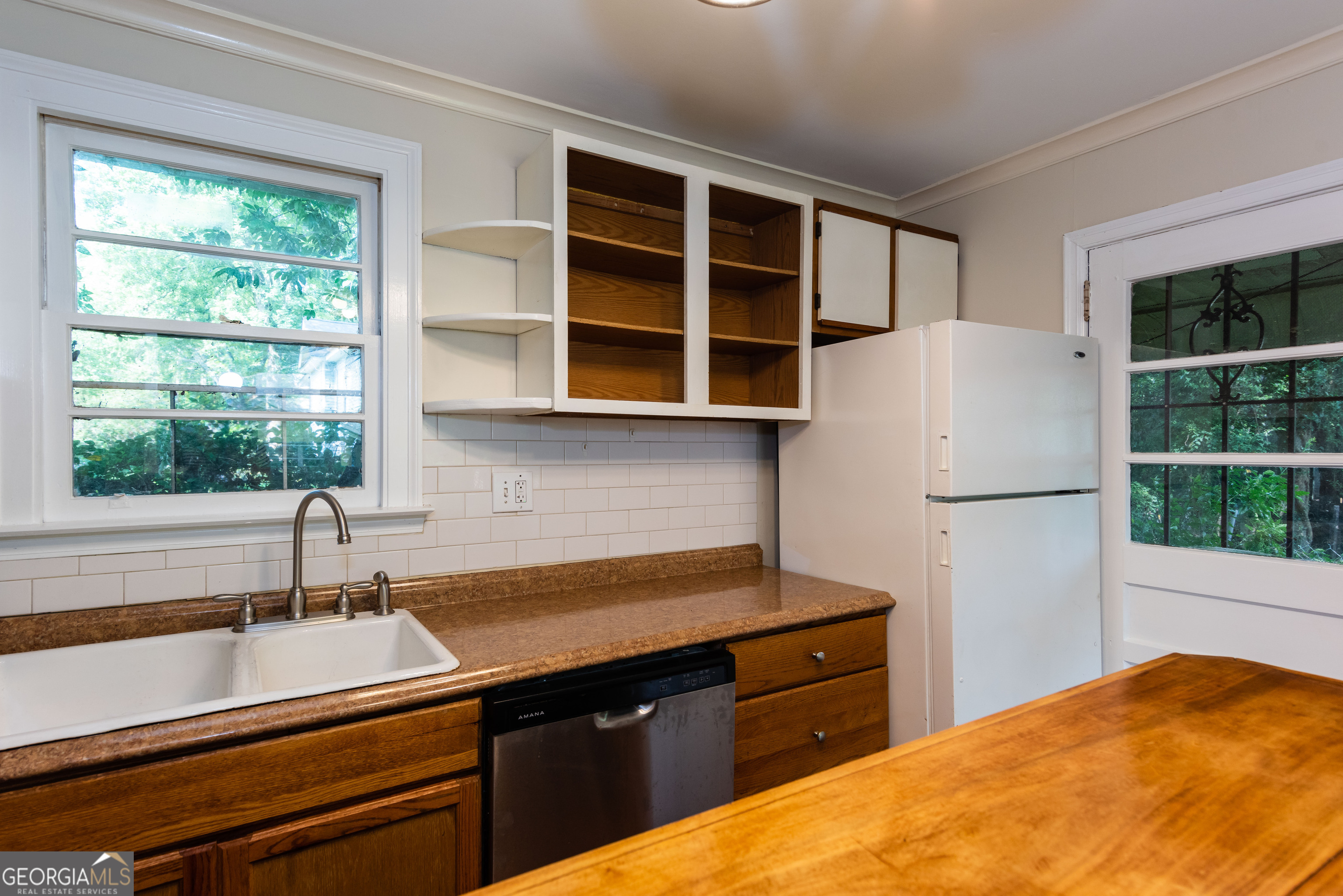 1318 Elizabeth Lane East Point, GA 30344 - Photo 8 of 13