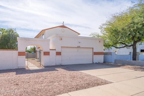 $2,000 | 4439 West Wescott Drive, Glendale, AZ 85308