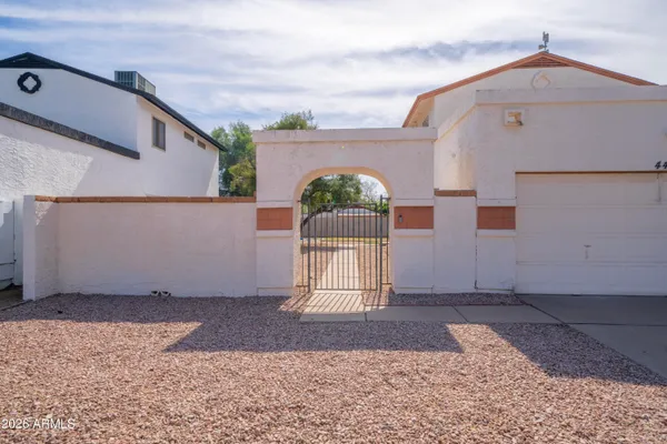 $2,000 | 4439 West Wescott Drive, Glendale, AZ 85308