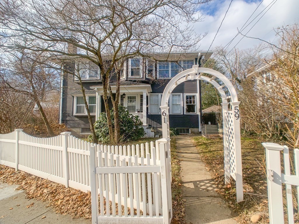 59 Rowe Street, Unit 2 Auburndale, MA 02466 - Photo 1 of 17