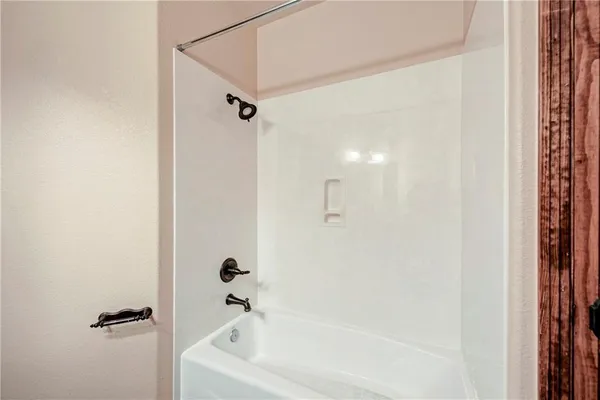 $2,800 | 3206 Constitution Drive, Lago Vista, TX 78645