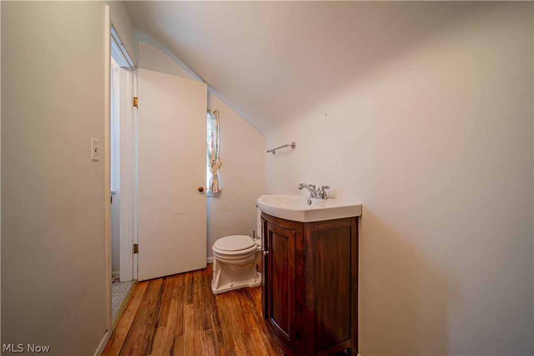 4729 Anderson Road Cleveland, OH 44124 - Photo 9 of 32