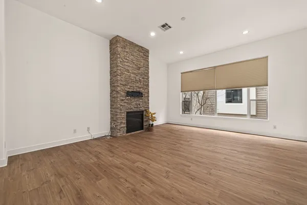 $3,200 | 724 Ruthven Street, Houston, TX 77019