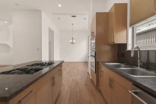 $3,200 | 724 Ruthven Street, Houston, TX 77019