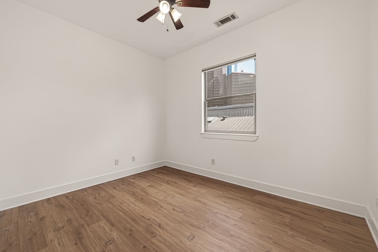 724 Ruthven Street Houston, TX 77019 - Photo 28 of 44 Another view of 3rd floor secondary bedroom