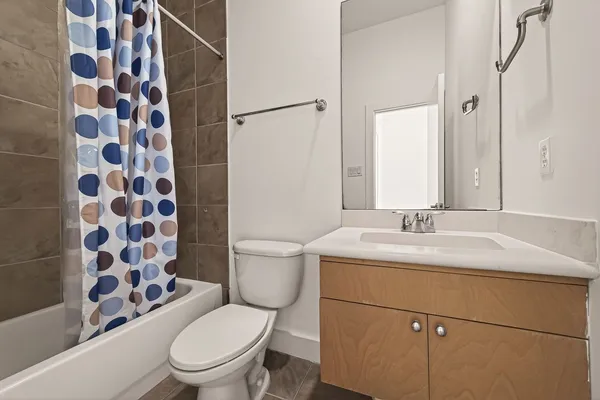 $3,200 | 724 Ruthven Street, Houston, TX 77019