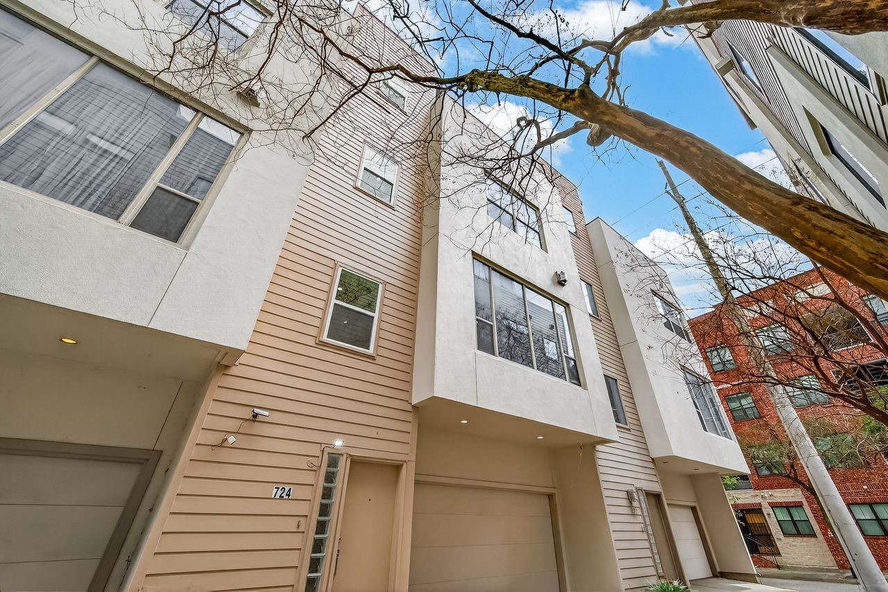 724 Ruthven Street Houston, TX 77019 - Photo 3 of 44