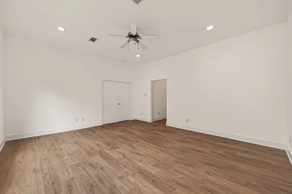 $3,200 | 724 Ruthven Street, Houston, TX 77019